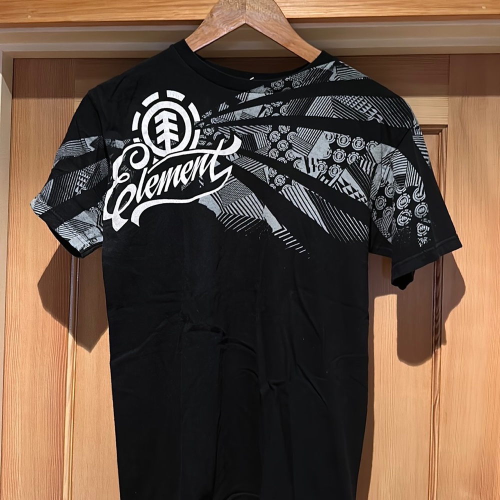 Element Men’s Medium (Smaller Side) Black T-Shirt